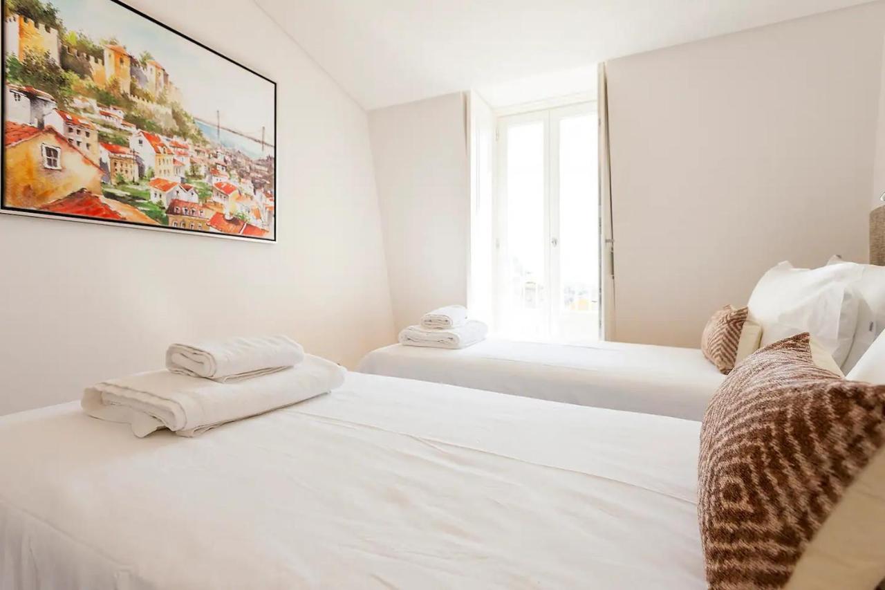 Flh Mouraria Art Apartment With Pool Lisbon Bagian luar foto