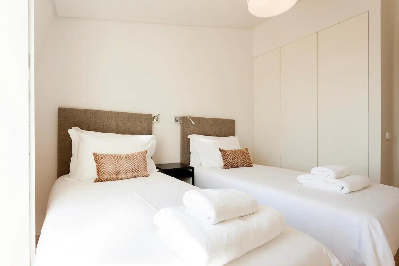 Flh Mouraria Art Apartment With Pool Lisbon Bagian luar foto